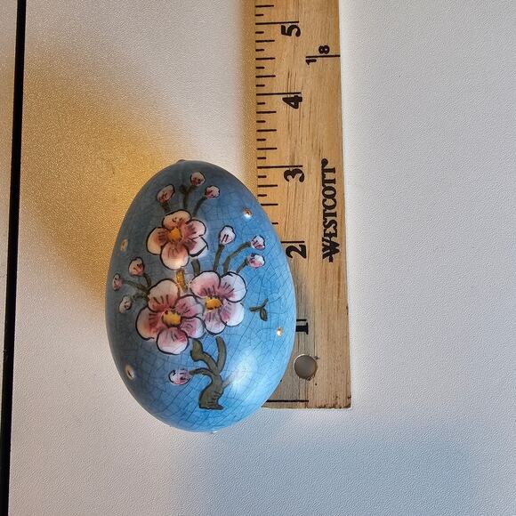 Vintage 1976 Italian Veneto Flair Floral Cherry Blossom Easter Egg with Stand - Picture 7 of 10